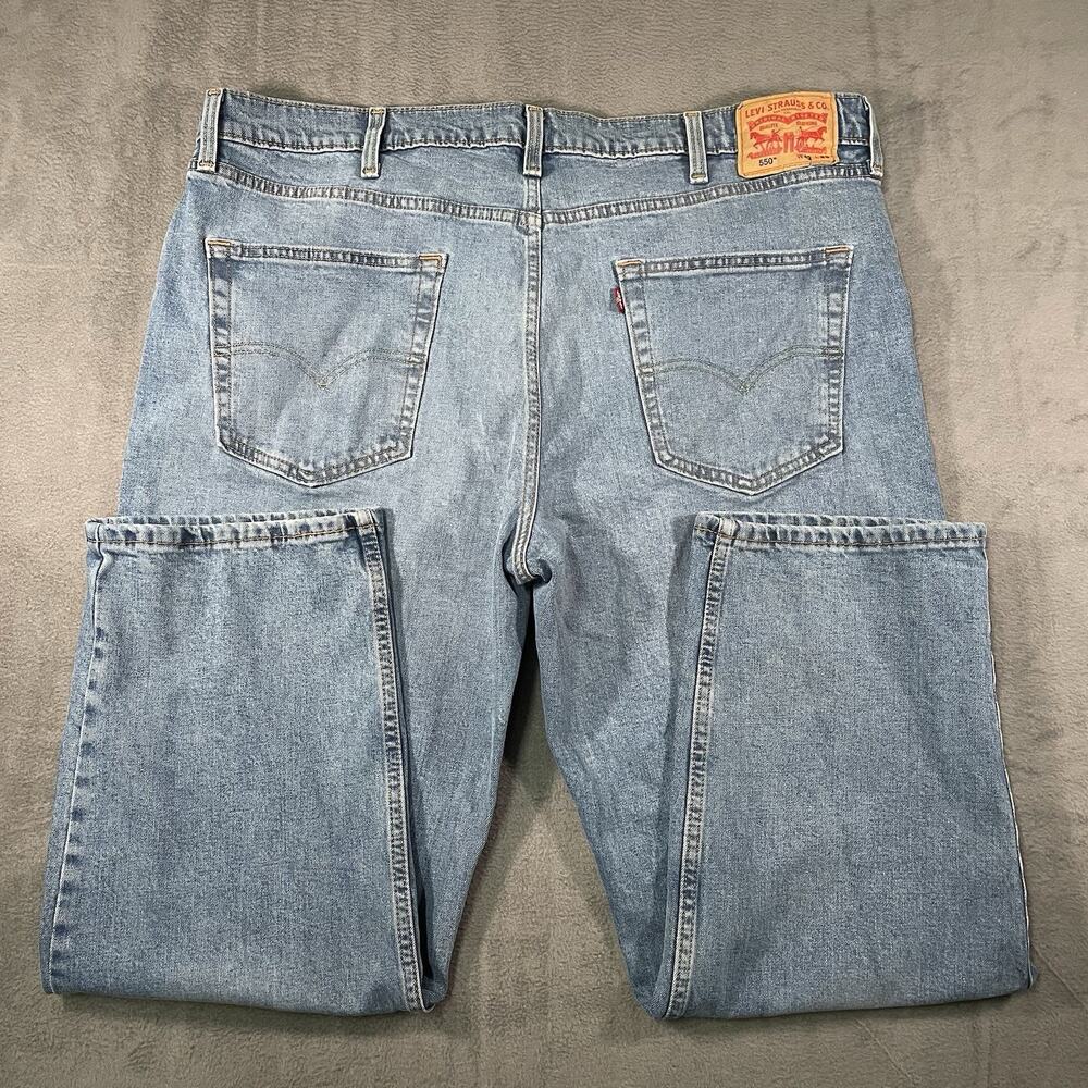 Levi’s 550 Jeans Light Wash Men’s 42x29 Relaxed Fit Straight Leg Denim - Picture 7 of 10